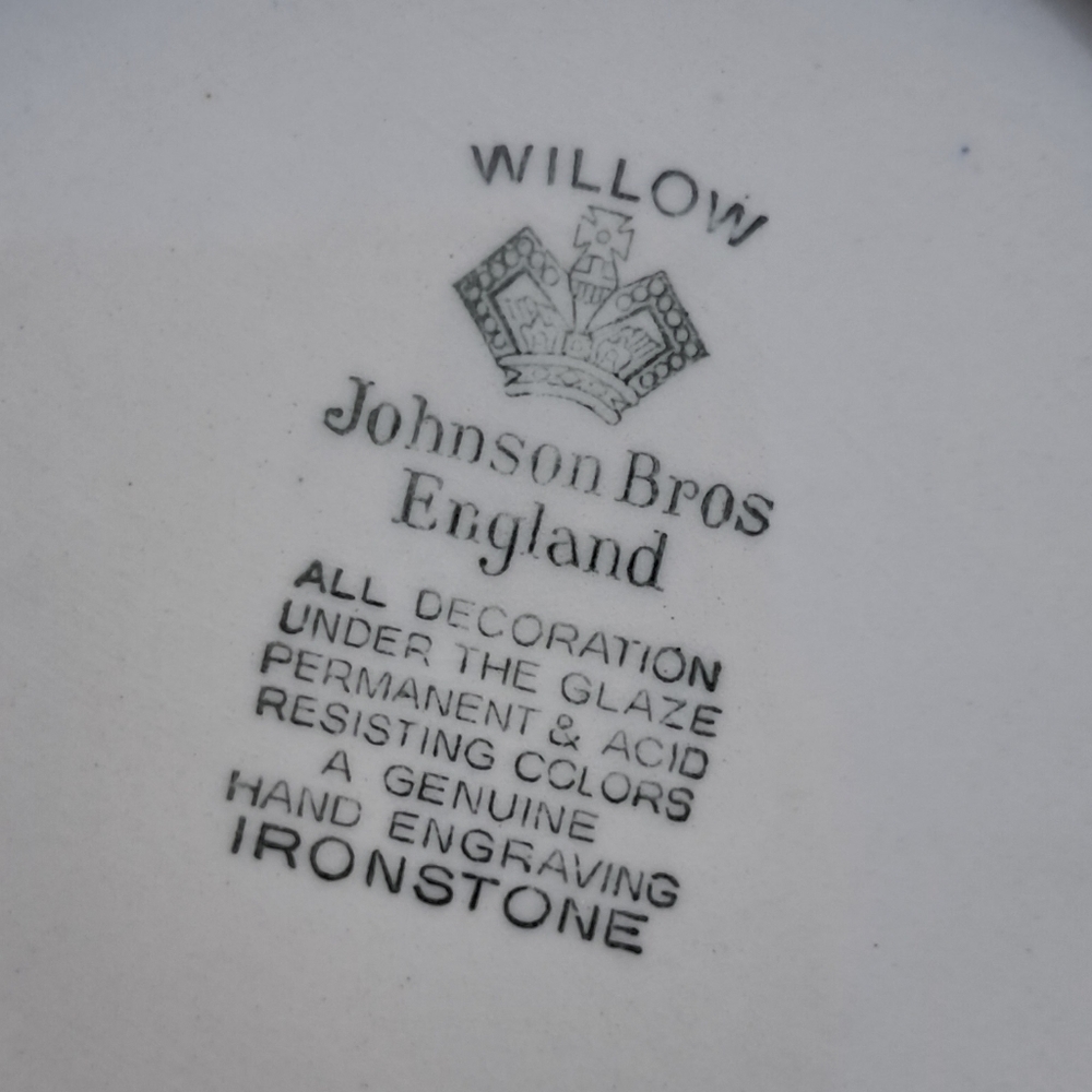 VINTAGE Johnson Bros Made In England Willow Blue Dinner Plates (1 Plate) - Picture 4 of 4